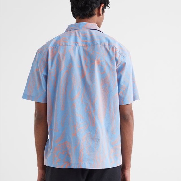 H&M Relaxed Fit Cotton Short Sleeve Shirt in Light Blue and Orange Peach Pattern - Picture 4 of 16